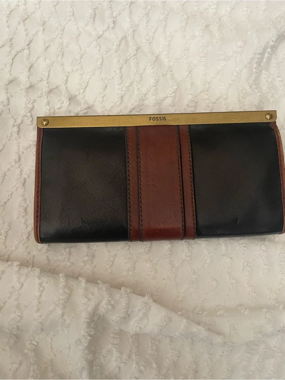 Fossil leather wallet. Women’s Black and Brown Leather Frame wallet